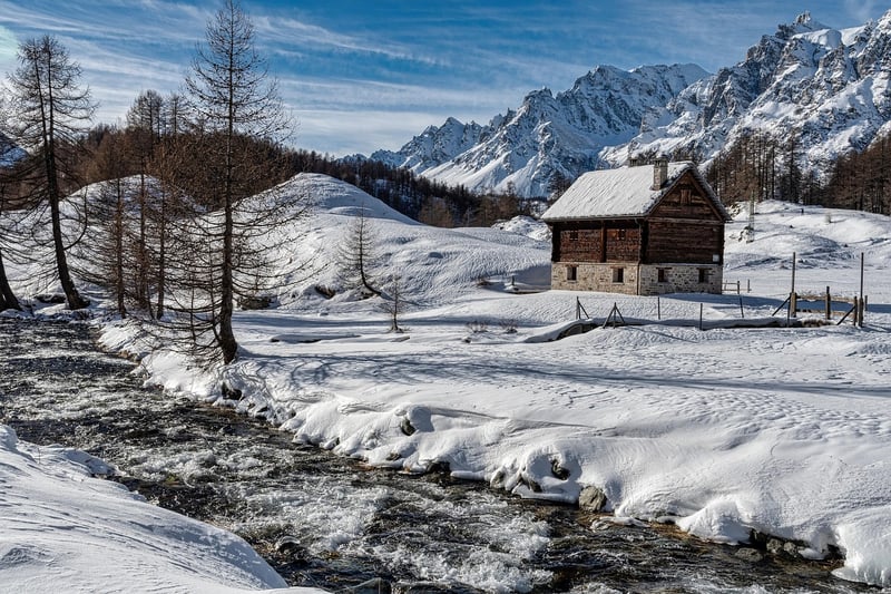 The Mountain Lodge